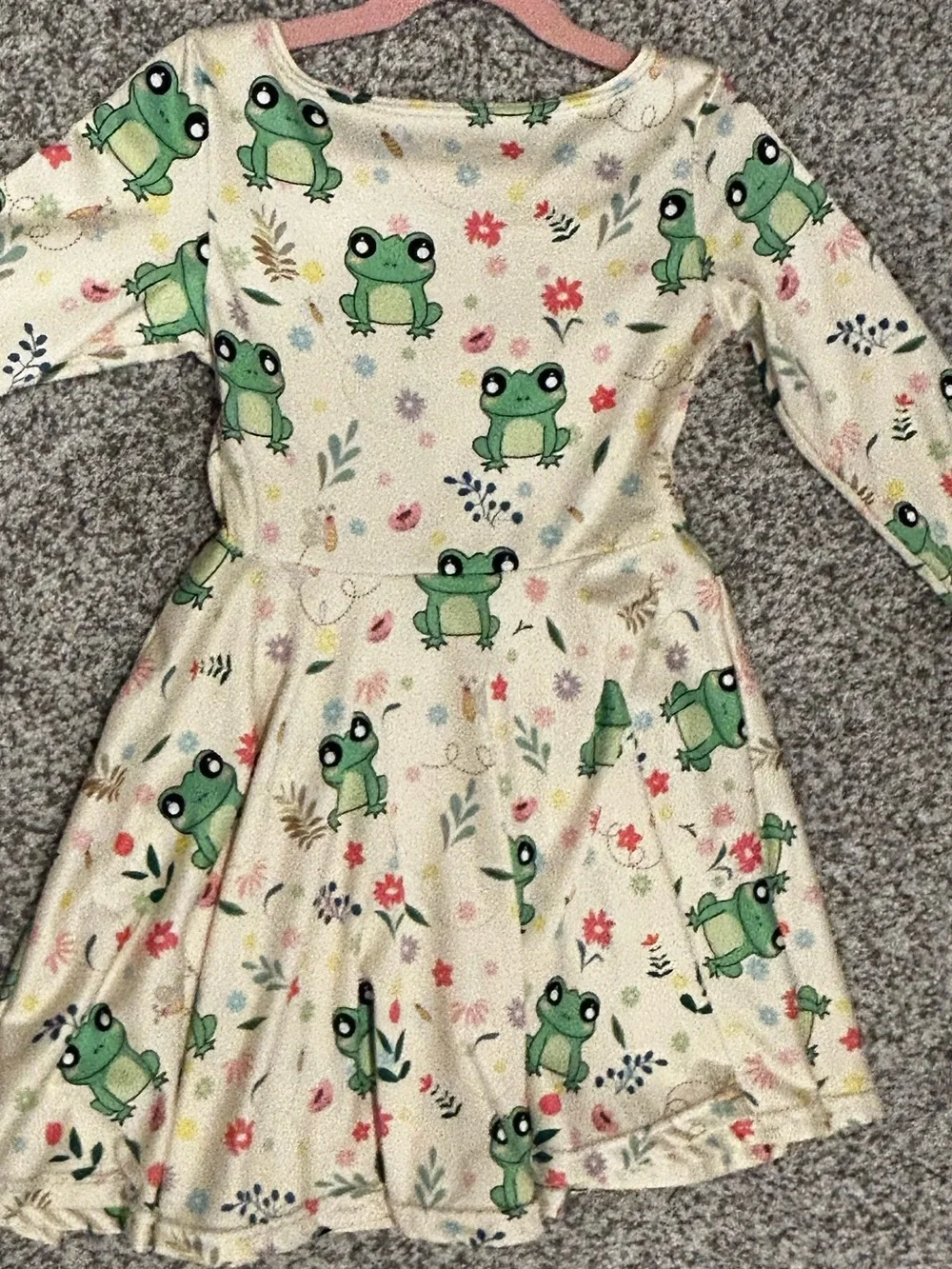 Long-Sleeve kids Dress with Frog Print size small 6